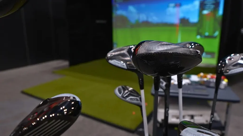 Simulateur de golf intérieur pour une sortie en couple au District 55
